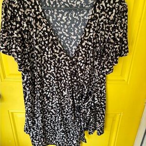 Stylish Black and White Women's Top